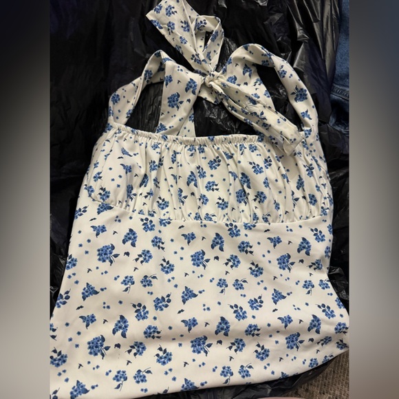 BLOGILATES FLORAL TOP - Picture 3 of 4